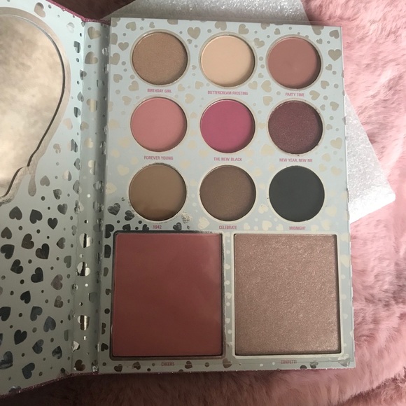 Kylie Cosmetics I Want It All Eyeshadow Palette - Picture 4 of 4